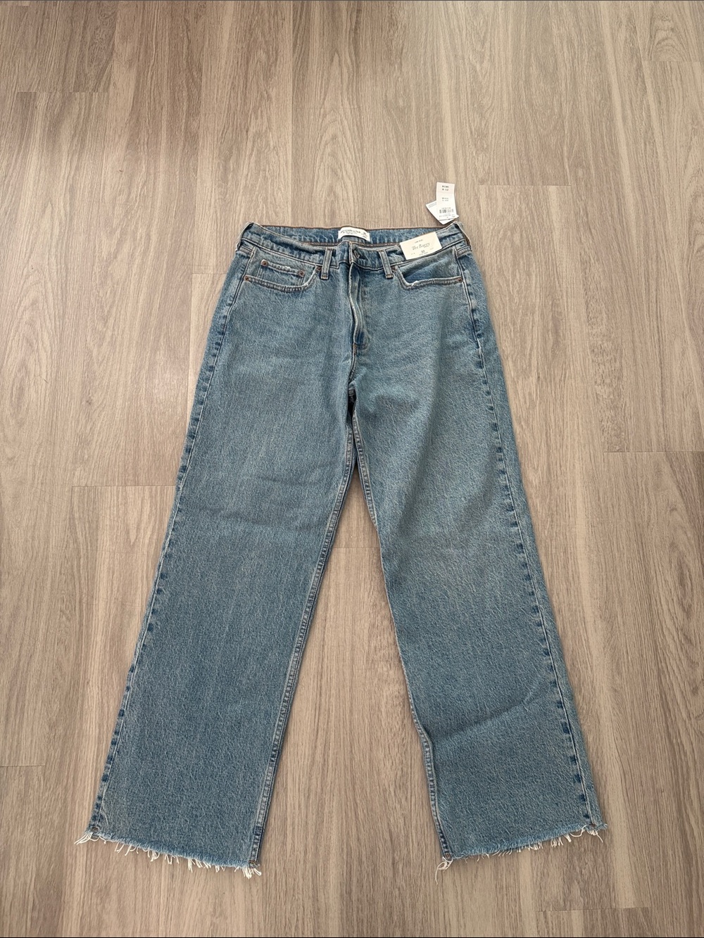 Abercrombie & Fitch low rise “the baggy” jeans in extra short length